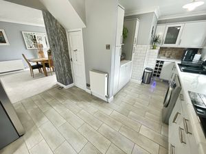 Kitchen- click for photo gallery